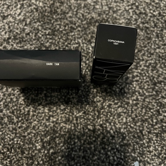 Assorted Makeup Collection - Picture 9 of 13